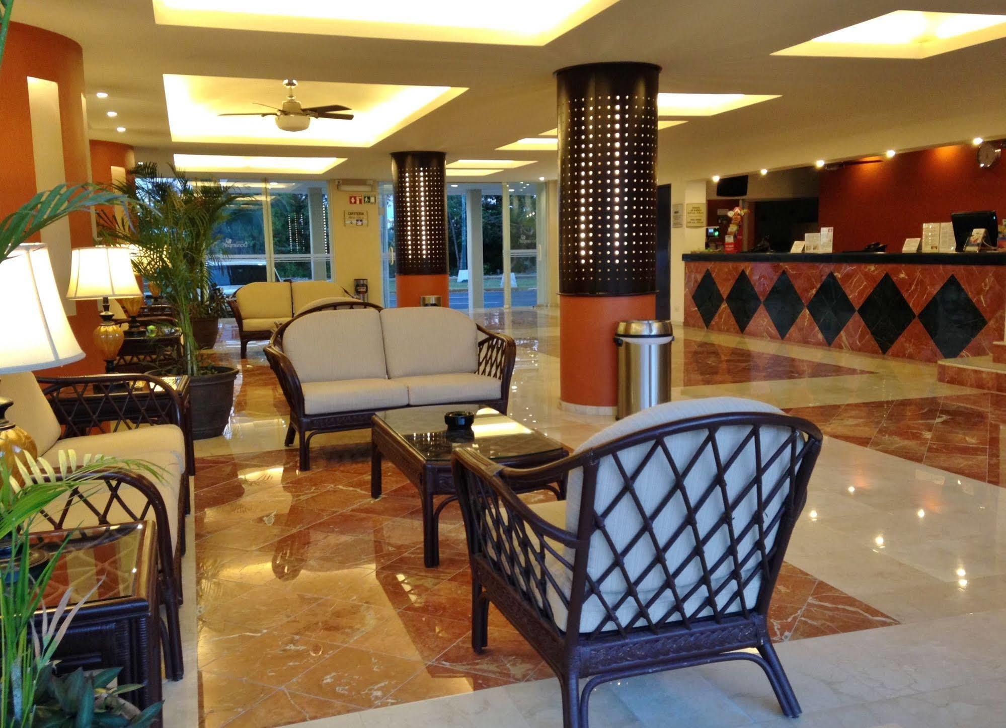 Hotel Bonampak Канкун Экстерьер фото