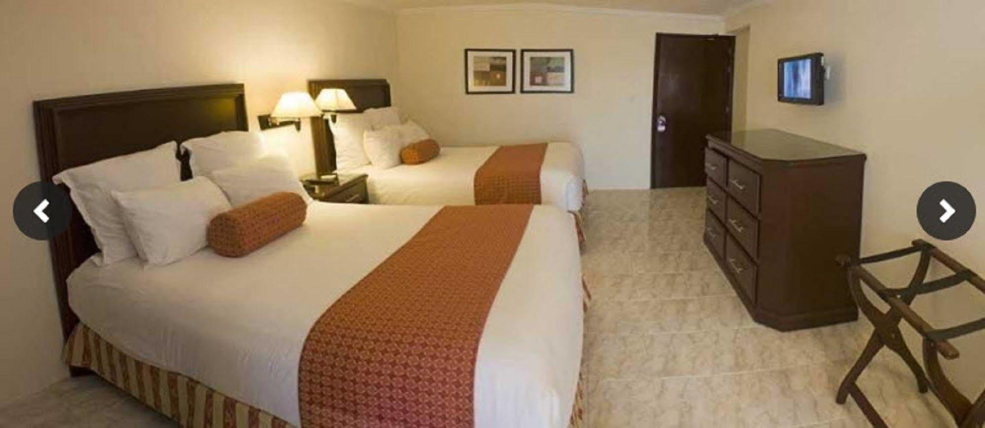 Hotel Bonampak Канкун Экстерьер фото