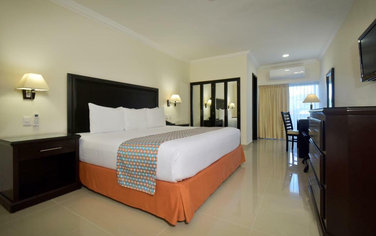 Hotel Bonampak Канкун Экстерьер фото